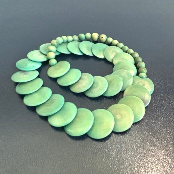 Vintage Green Wood Disc Bead Necklace – Graduated Flat Beads – Statement Jewelry - Picture 10 of 14